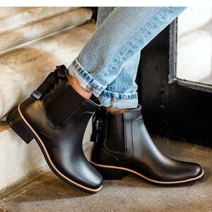 Sleek Black Ankle Boots with Ribbon Detail